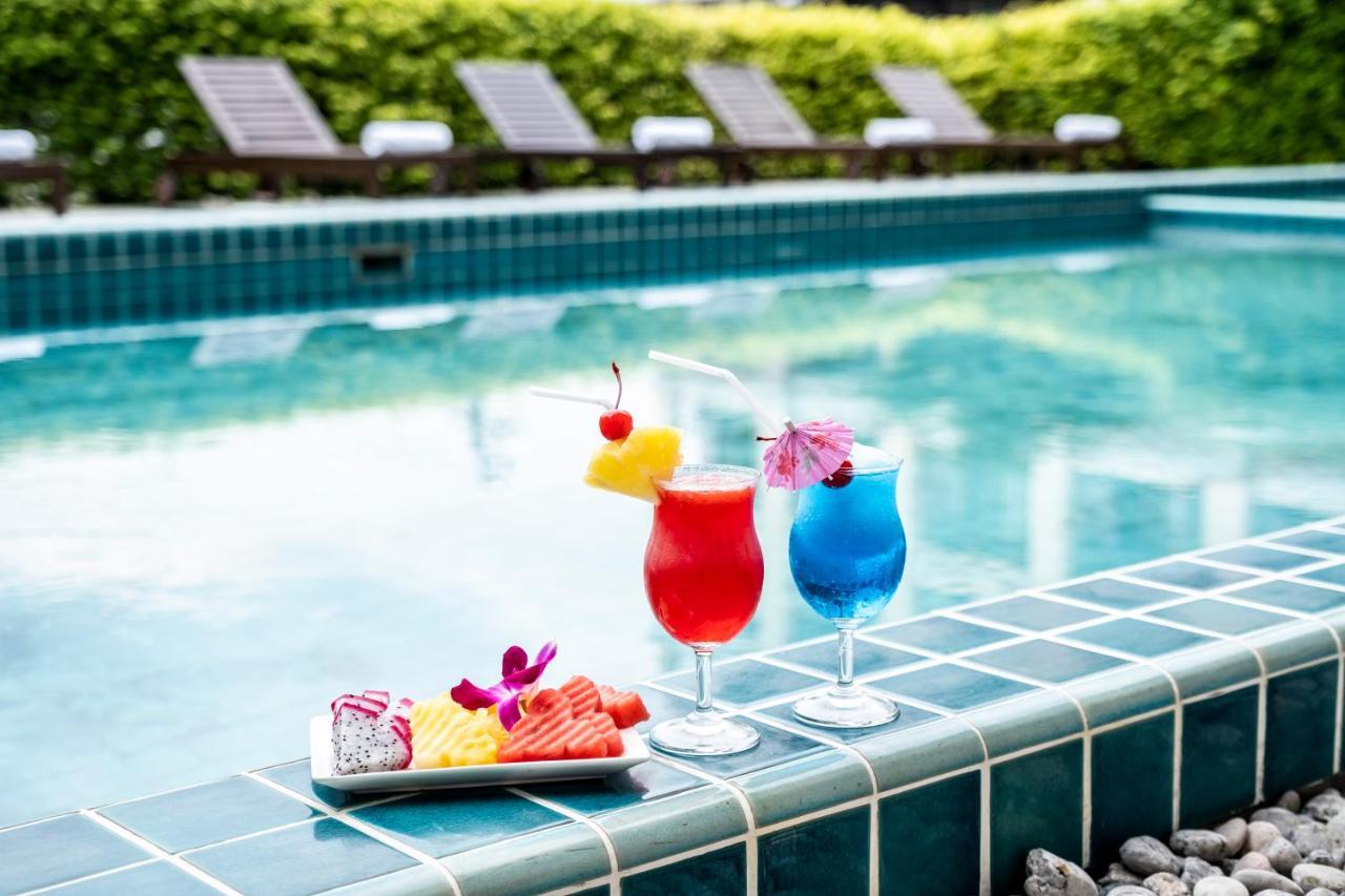 The Airport Courtyard Suvarnabhumi Airport Bangkok Exteriér fotografie Poolside at the hotel